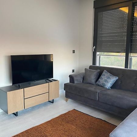 Havalimani Manzarali Lux Daire Aksu  Exteriör bild